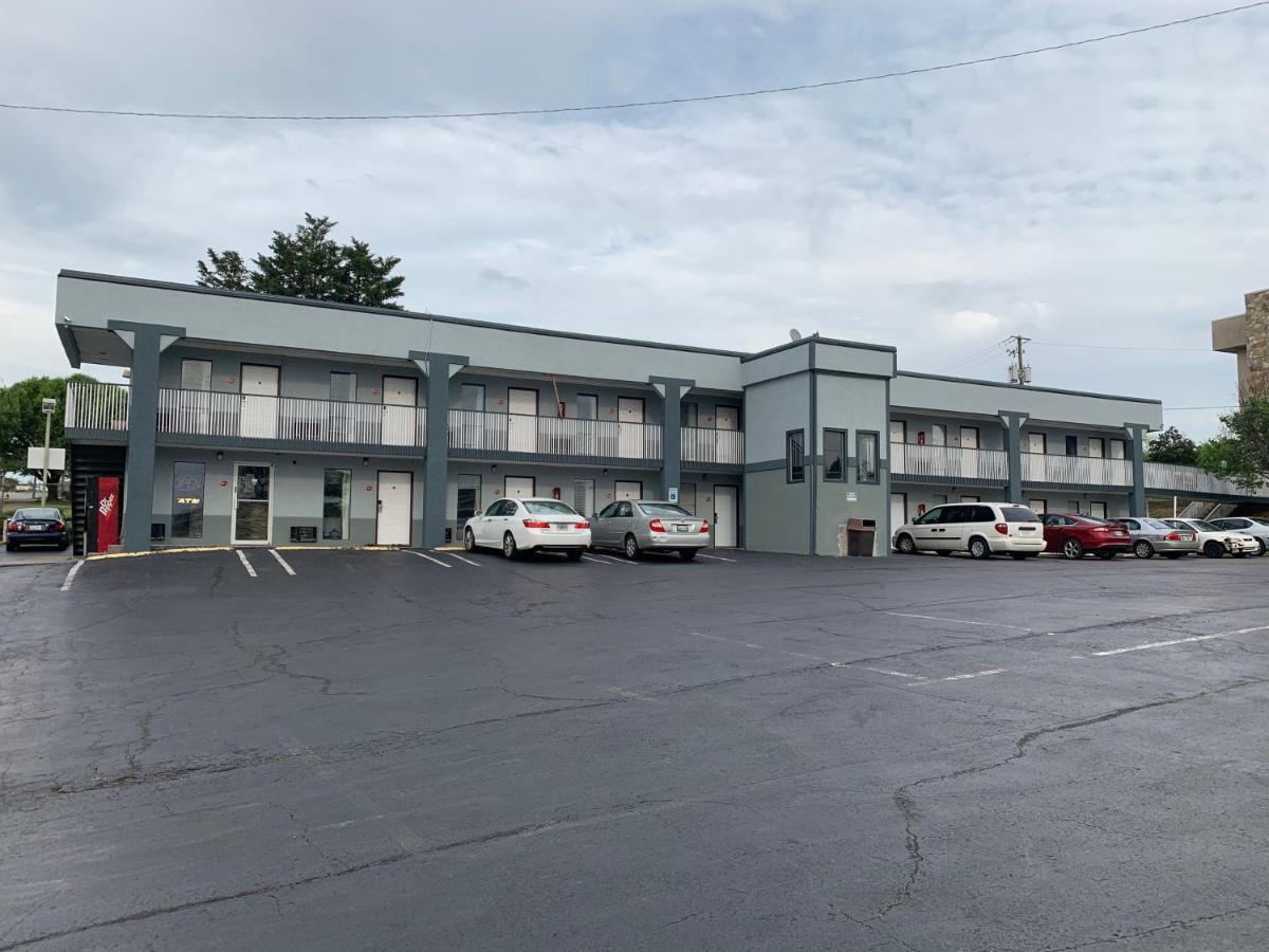 Royal Inn & Suites Knoxville Exterior foto